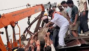 कोलकाता के टाराटाला में बड़ा हादसा: गोदाम ढहने से 5 की मौत, 20 घायल