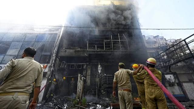  सोमवार को हुए लखनऊ अग्निकांड की जांच के लिए पहुंची एसआईटी की टीम