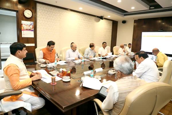 मुख्यमंत्री डॉ. यादव ने कौशल विकास और रोजगार विभाग के कार्यों की समीक्षा
