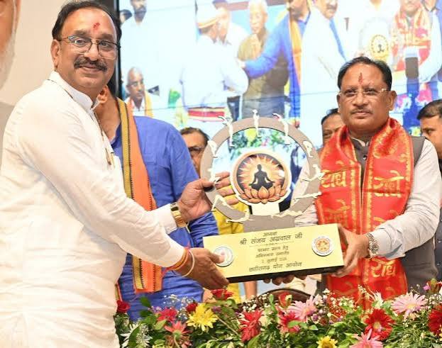 मुख्यमंत्री विष्णु देव साय ने किया योग को जन-जन तक पहुंचाने का आह्वान