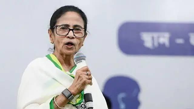 ‘मुझे रोकना है तो पहले मारना होगा’-ममता बनर्जी