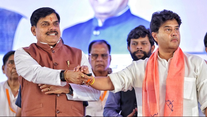 मुख्यमंत्री डॉ. यादव और केन्द्रीय मंत्री सिंधिया ने शिवपुरी जिले के पाली में 2,500 करोड़ रूपए के अदाणी डिफेंस एंड एयरोस्पेस प्लांट का किया भूमिपूजन