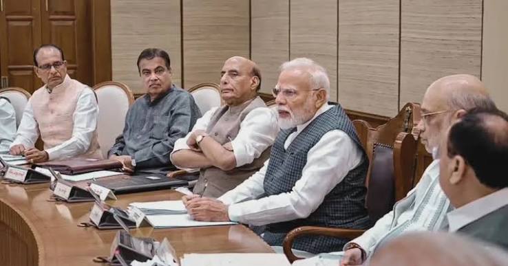 पेपर लीक विवाद के बीच भी PM मोदी का सोशल मीडिया पर क्रेज बरकरार