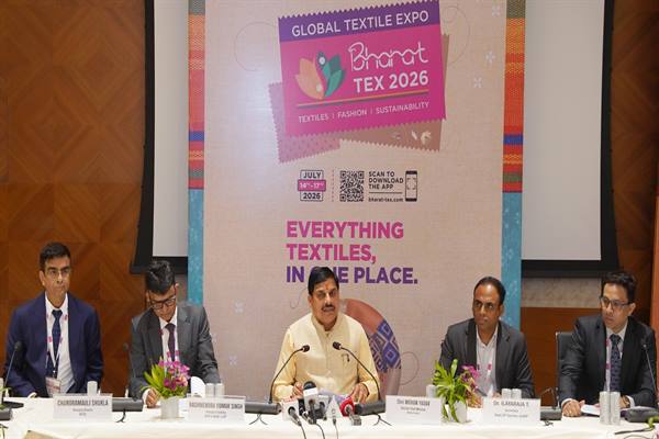 भारत मंडपम में मुख्यमंत्री डॉ. यादव ने की मीडिया प्रतिनिधियों से चर्चा