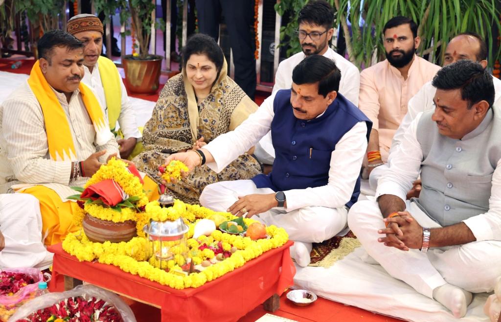 मुख्यमंत्री ने सतगढ़ी स्मार्ट इंडस्ट्रियल पार्क और कन्वेंशन सेंटर का किया भूमि-पूजन