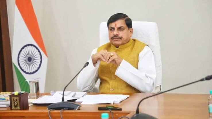 प्रदेश सरकार ने देर रात 20 आईएएस अधिकारियों के तबादले किए