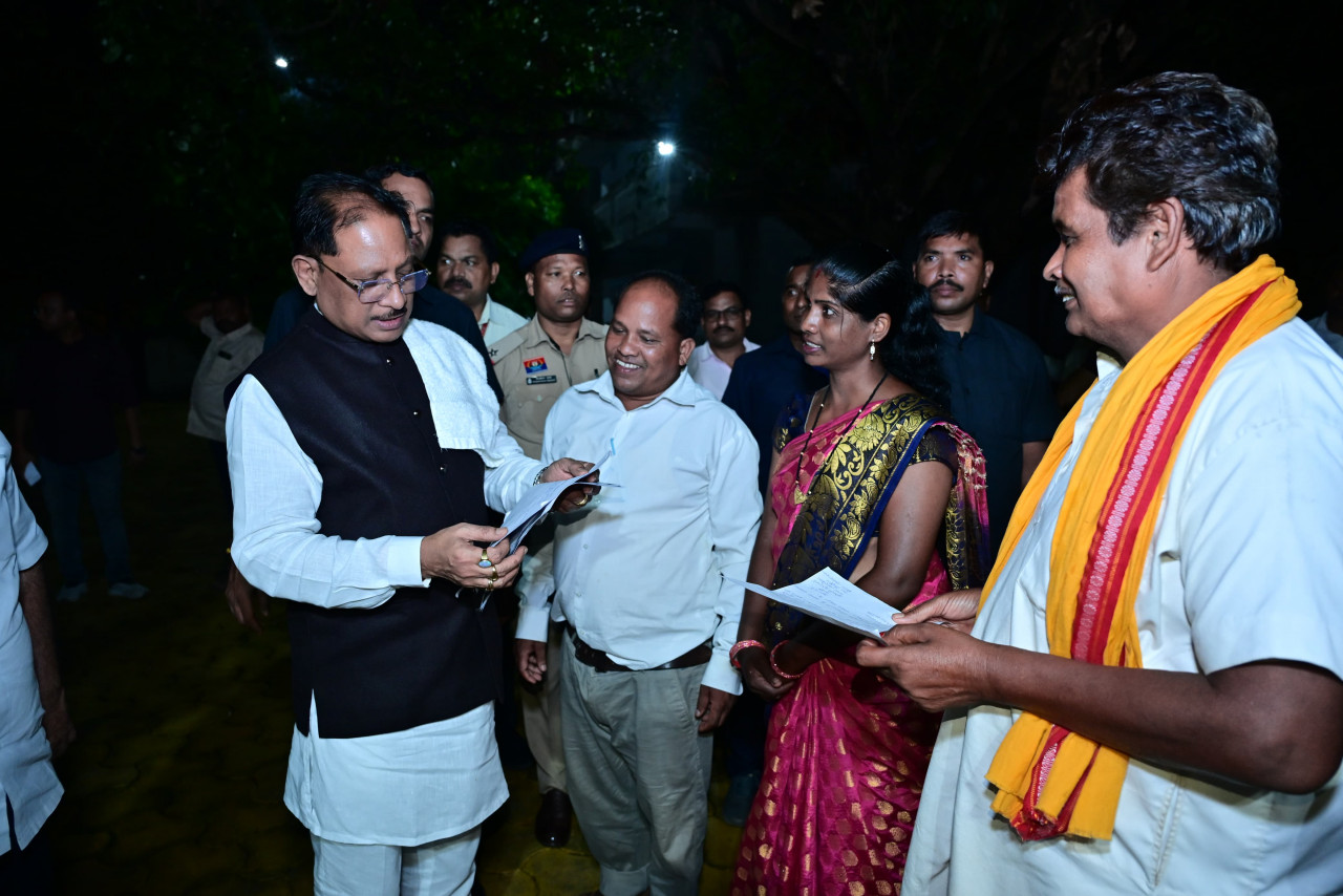 सुशासन के लिए जनसमस्याओं का समाधान जरूरी, मुख्यमंत्री ने अधिकारियों को किया अलर्ट