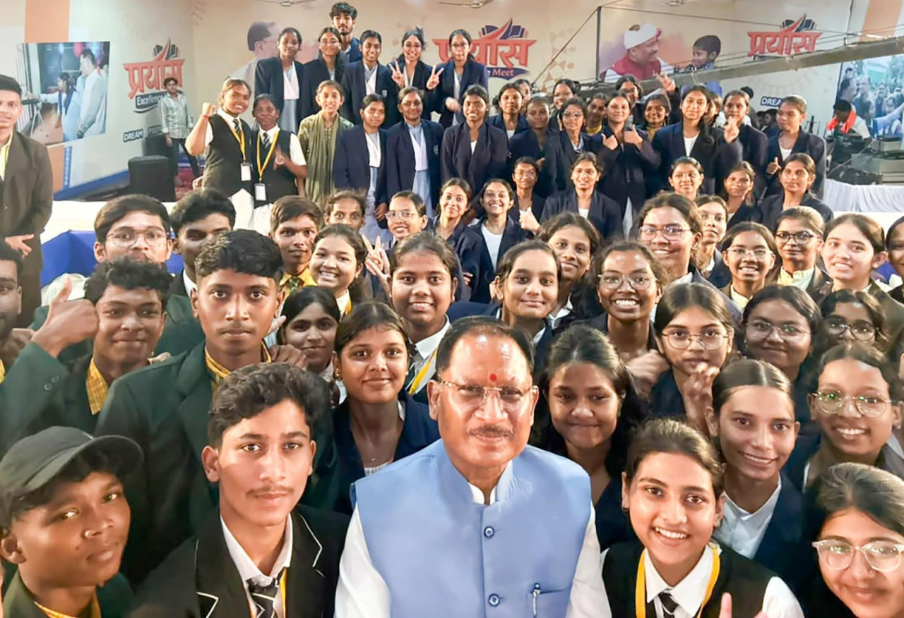 मुख्यमंत्री साय ने नीट क्वालीफाई विद्यार्थियों के साथ साझा किया भविष्य का रोडमैप