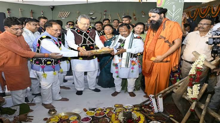 हरेली तिहार पर सजा सीएम हाउस, पारंपरिक रंग में नजर आए मुख्यमंत्री विष्णु देव साय