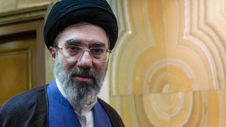 Iran में सत्ता का बड़ा बदलाव! मोजतबा खामेनेई का नया पावर मॉडल, अहम फैसलों की कमान IRGC कमांडरों के हाथ