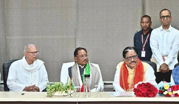 33 जिलों में उद्यमिता केंद्रों की तैयारी, युवाओं के हुनर और कारोबार को मिलेगा सहारा