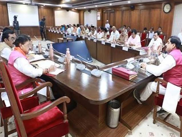 MP कैबिनेट के बड़े फैसले, दमोह-कटनी के बीच बनेगा विंध्य विकास पथ; सिंचाई और रोजगार से जुड़े प्रस्तावों पर भी मुहर