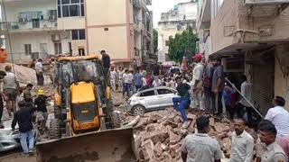 सत्य निकेतन इमारत हादसा: मालिक के खिलाफ FIR, CM रेखा गुप्ता ने मौके पर पहुंचकर लिया जायजा