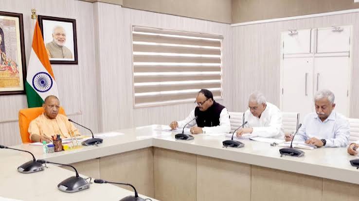 मेडिकल सुविधाओं को बेहतर बनाने पर CM योगी का जोर, रिसर्च और इलाज की गुणवत्ता बढ़ाने के निर्देश