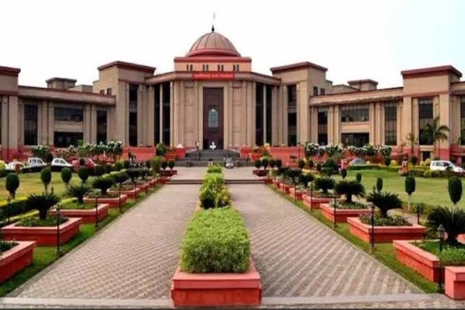 छत्तीसगढ़ हाई कोर्ट का बड़ा फैसला, 15 दिनों में जवाब नहीं देने पर अधिकारियों पर होगी कार्रवाई