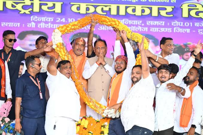 छत्तीसगढ़ में पंडवानी कलाकारों को CM साय की बड़ी सौगात, 70 दलों को मिलेंगे 25-25 हजार रुपये; तीजन बाई के नाम पर होगा लोककला अलंकरण